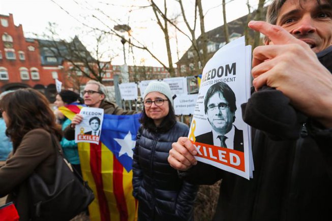 Puigdemont continuarà a la presó a Alemanya mentre s'estudia l'extradició