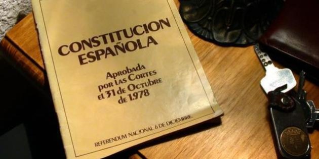Set de cada deu estan a favor d'una reforma de la Constitució. Per què Unidos Podemos no planteja lluitar per processos constituents?