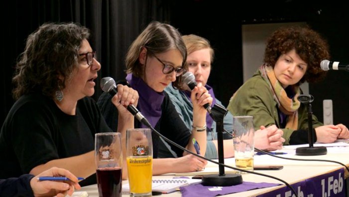 Munic: important debat cap a la vaga internacional de dones del 8M