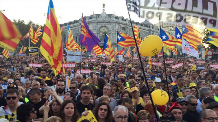 Massiva manifestació a Madrid en solidaritat amb el poble català: “Presos polítics, llibertat!”