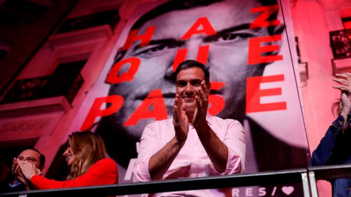 Sánchez guanya les eleccions i Podemos demana governar amb els neoliberals “progres” del PSOE