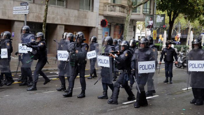 Identificat el Policia Nacional que va disparar a Roger Español l'1-O