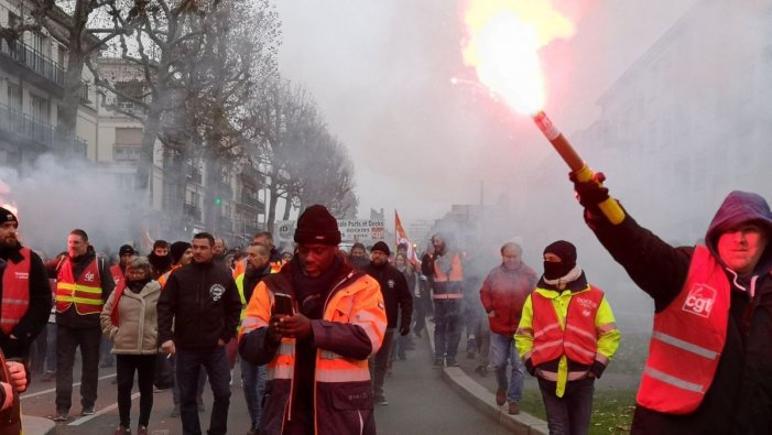 Fem com a França: fins on cal aguantar per a organitzar una vaga general?