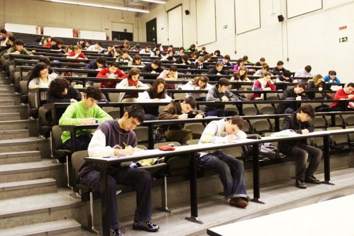 Les universitats prenen les decisions sense comptar amb els estudiants