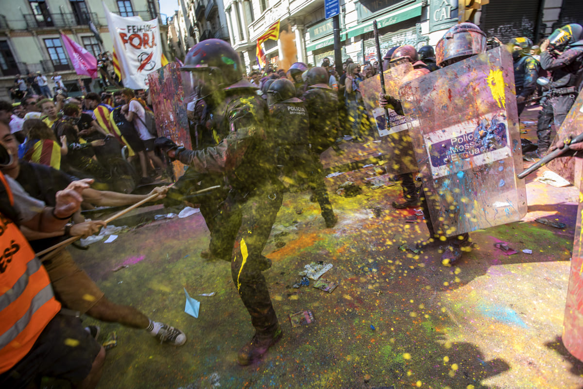 El Govern demana 4 anys contra un manifestant per la festa "Holi" contra la JUSAPOL