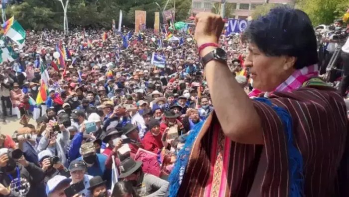 Evo Morales torna a Bolívia després d'un any del cop