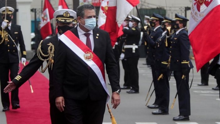 Cau el Govern il·legítim de Merino al Perú