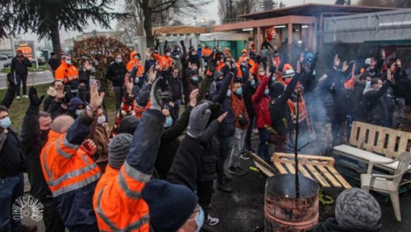Un mes de vaga en Total: “Els treballadors estem a favor de la transició ecològica, però no en mans dels capitalistes”