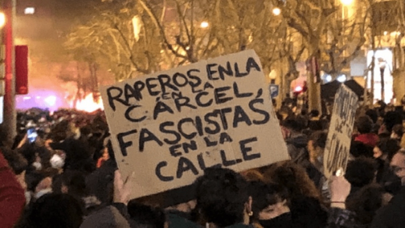 La joventut al costat de Pablo Hasél i contra aquest Règim decadent!