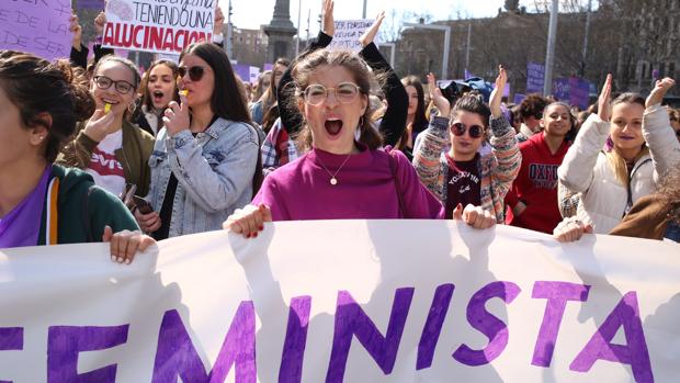 Pan y Rosas i Contracorriente criden a participar en la manifestació del 8M convocada pel Sindicat d'Estudiants