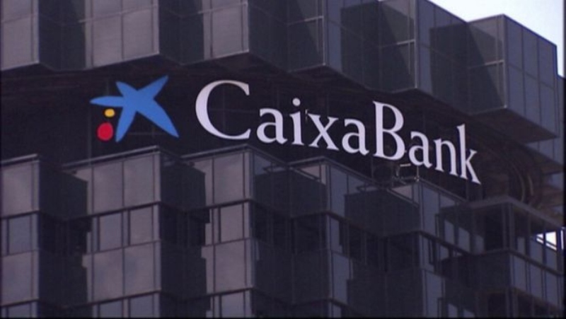 CaixaBank anuncia un ERO que afectaria a mes de 8.000 treballadors