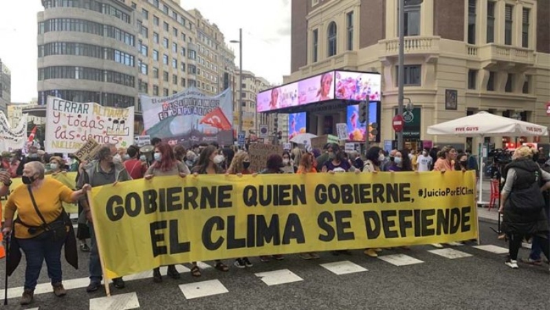 Milers de joves es mobilitzen en l'Estat espanyol contra el capitalisme que destrueix el planeta