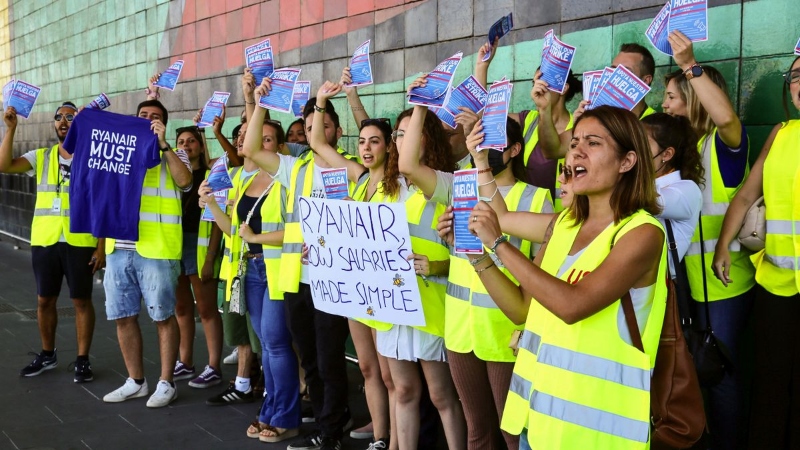 Estiu calent als aeroports: 12 dies més de vaga a Ryanair i la lluita s'estén
