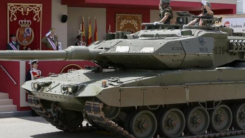 El govern del PSOE i Unidas Podemos planeja l'enviament de tancs a Ucraïna