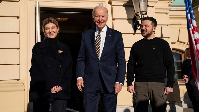 Joe Biden visita Kíev i anuncia 500 milions de dòlars en ajuda militar a Ucraïna