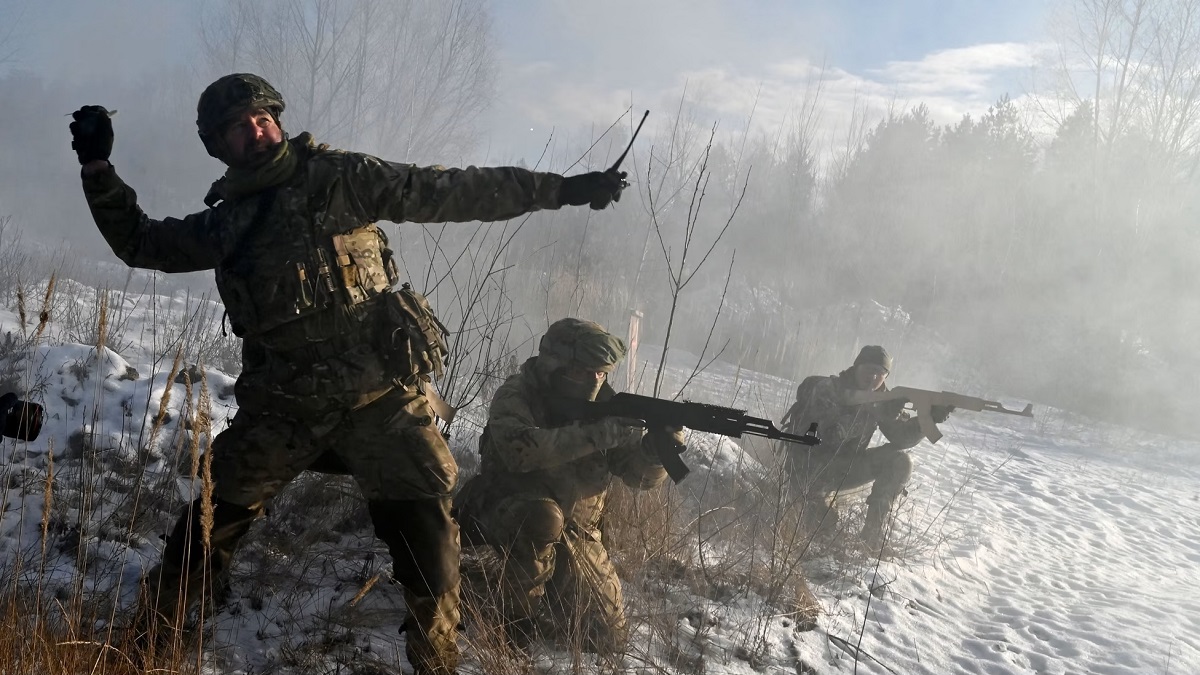La guerra entre Rússia i Ucraïna, un any d'esquerdes en el (des)ordre mundial