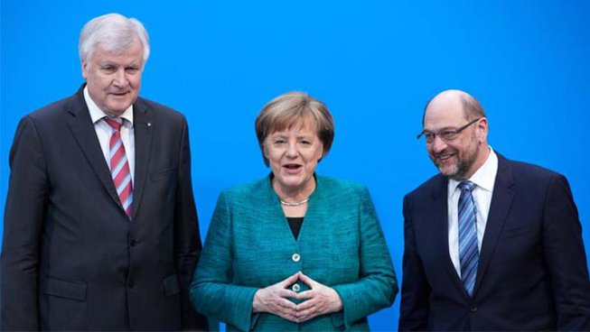 Merkel i Schulz renoven la gran coalició endurint les polítiques migratòries