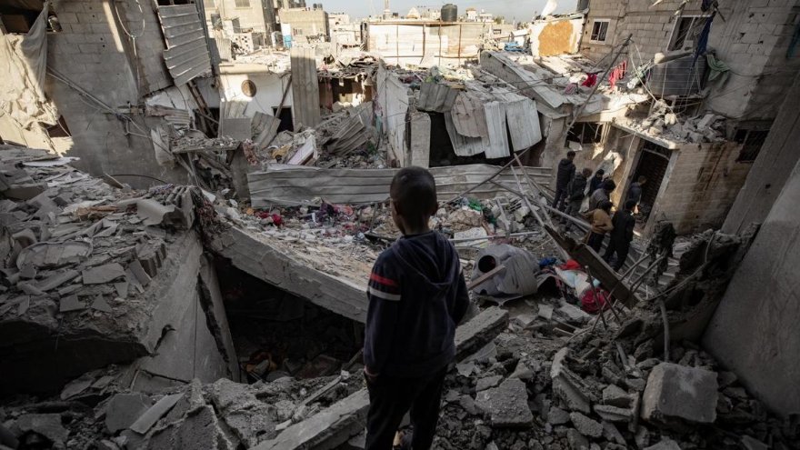 Comença la massacre israeliana a Rafah amb més de 100 morts