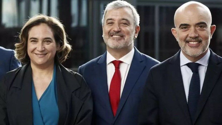 El Tripartit més de dretes: els Comuns donen l'alcaldia de Barcelona al PSC en acord amb el PP